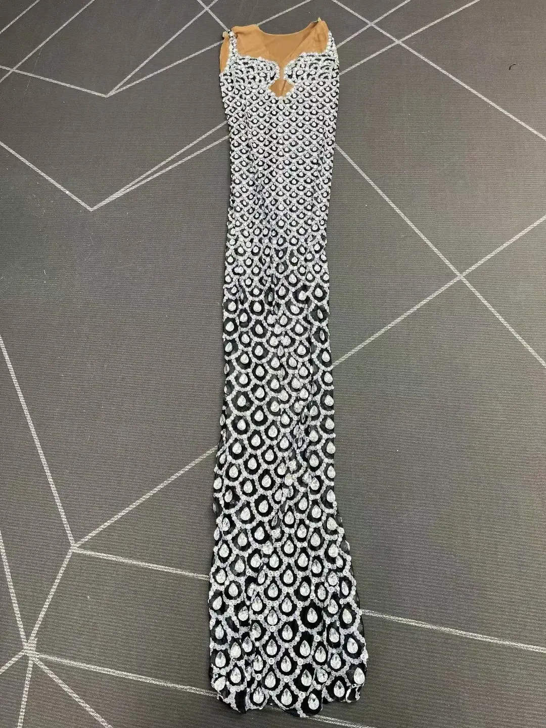 Yuquan Luxus Dubai Abendkleid Ärmelloses Langes Frauen Strass Kleid Promi Roter Teppich Runway Kleid Quinceanera Kleid