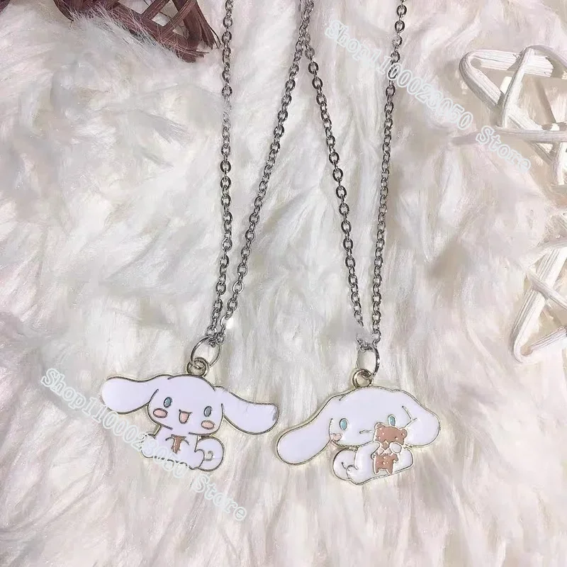 Collana Sanrio ciondolo in lega di Cinnamoroll dei cartoni animati gli studenti con catena a croce carini e giocosi inviano un regalo con colletto per fidanzate e amici