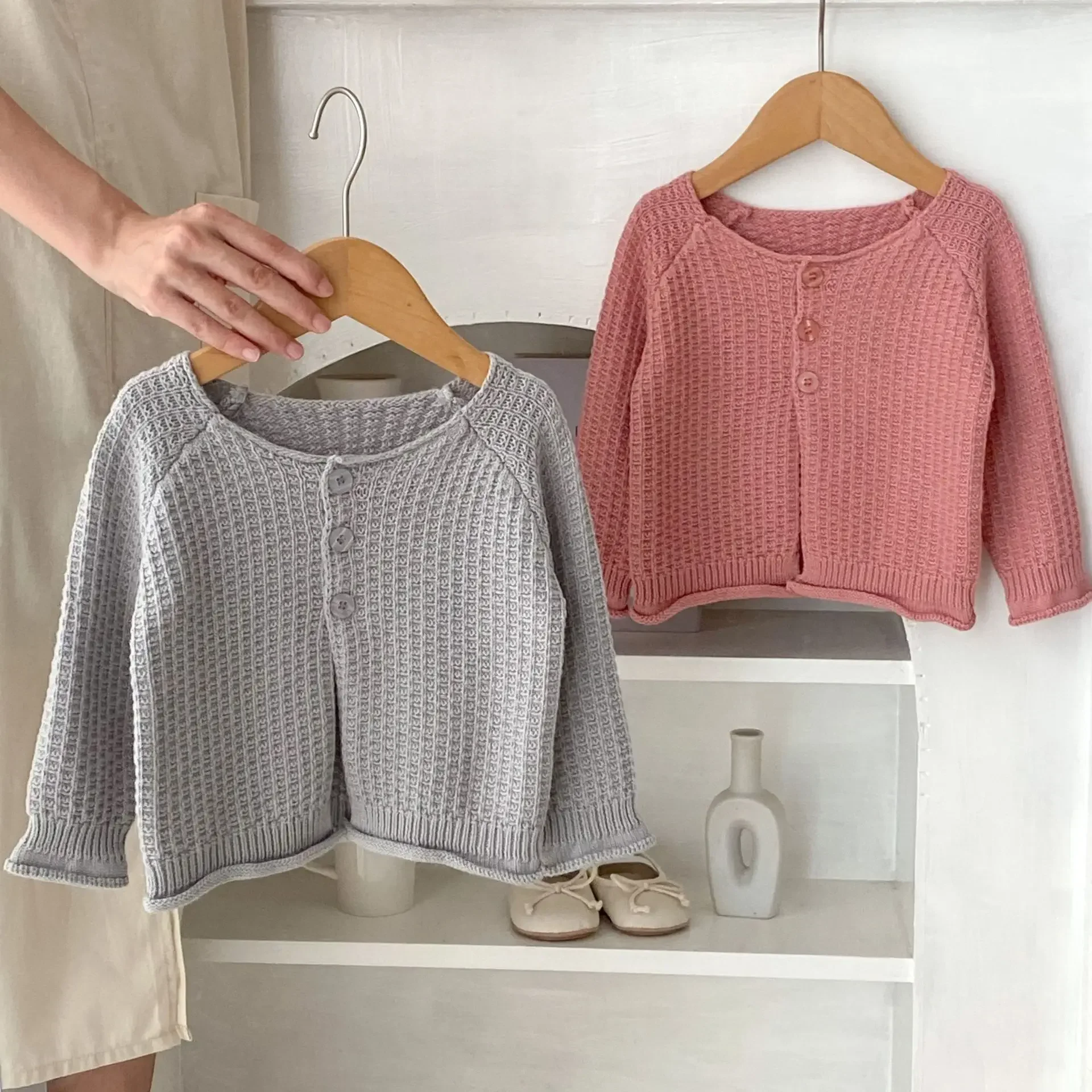 Casual Autumn Baby Girls Knitted Sweaters Versatile Pink Grey Three Button Single Breasted Coats Toddler Cardigans Kids Shirts