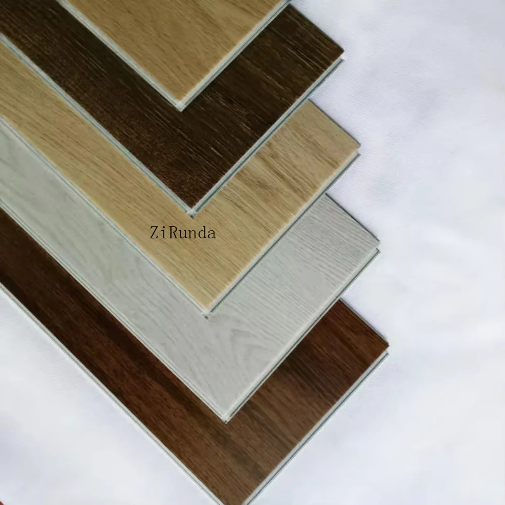 Azulejos de piso de PVC de estilo de madera de Pvc impermeables de versión personalizada