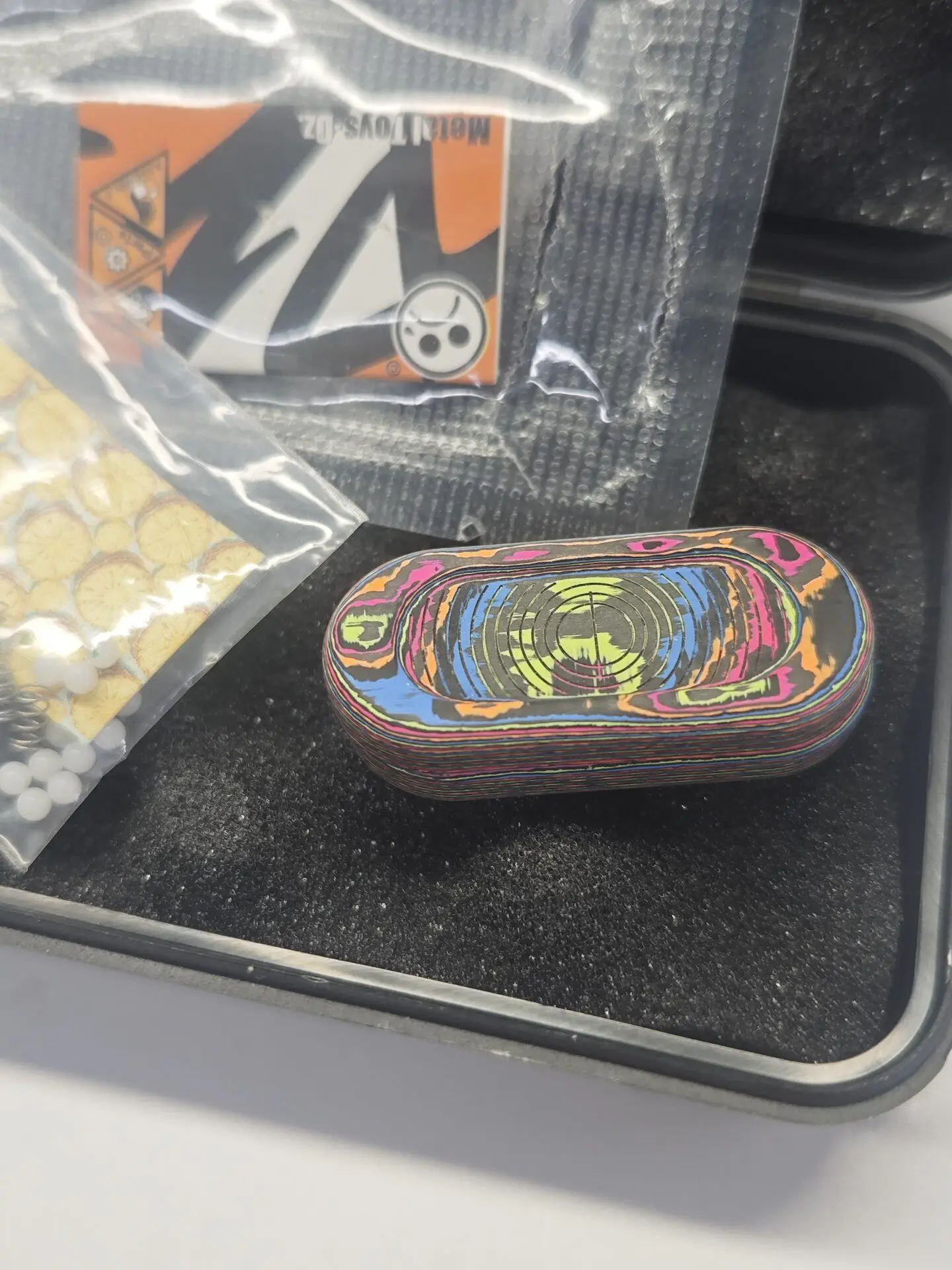 Used EDC Pineapple Edc Four-color Fluorescent Carbon Horse Topb + DzEDC Decompression Toy