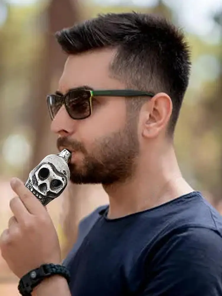 صراخ الموت صافرة الموت مخيف بصوت عال الإنسان صافرة الإنسان مثل الصراخ الرعد صدى من المحاربين القدماء الإنسان الأصيل