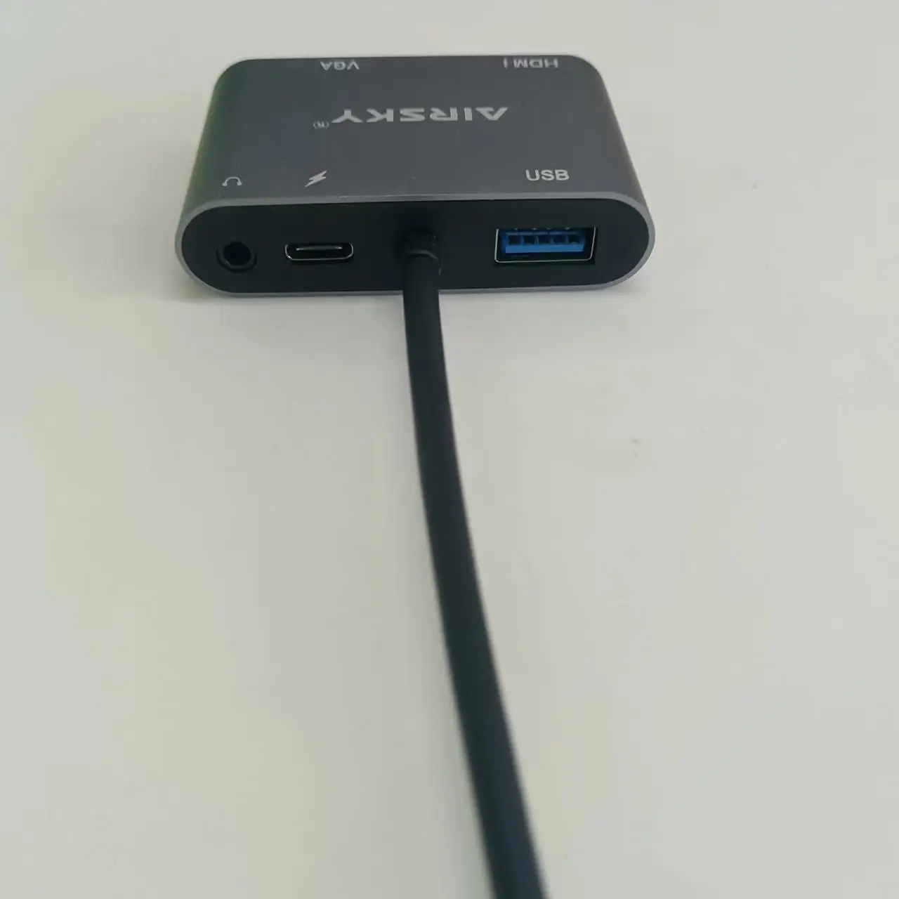 Док-станция AIRSKY с USB C на VGA AUX HDMI.