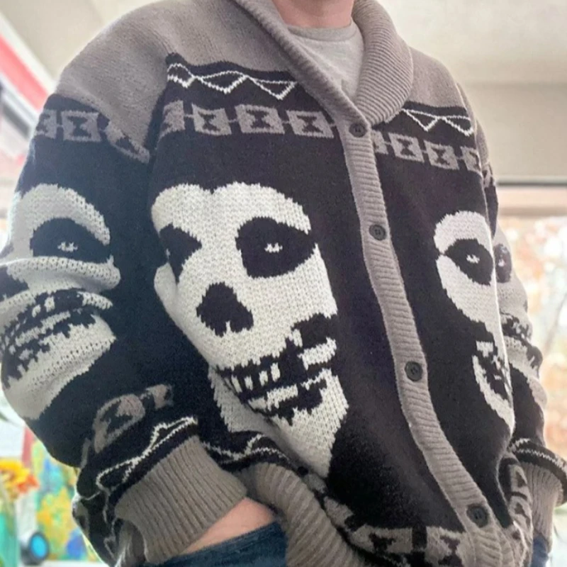 

Мужской и женский вязаный кардиган с воротником, шерстяной свитер с принтом черепа, модный свитер, уличный стиль, европейский и американский дизайн.