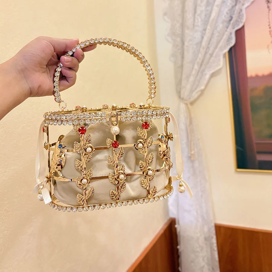 

Luxury Metallic Bucket Evening Bags For Women Diamond Chain Shoulder Crossbody Bags Party Wedding Clutch Ladies Handbag