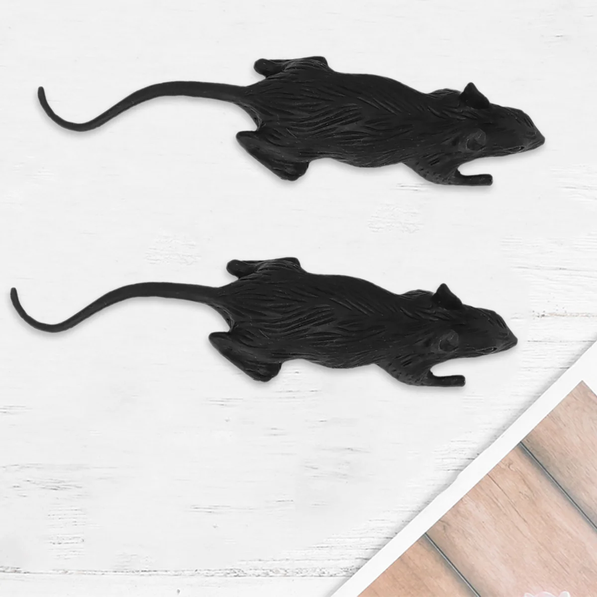 

24pcs Fake Tricky Halloween Prop Realistic Halloween Animal Design Spooky Prank Props For Party Decor Haunted House