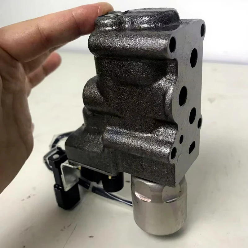 

For Komatsu Loader Accessories with WA380Z-6 WA480-8 WA470-8 Original ECMV Valve Assembly 56D-15-35702 Fast Delivery