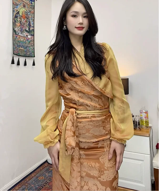 

Chinese Xizang Women's Summer Thin Yarn Sleeve Splice Bola Skirt