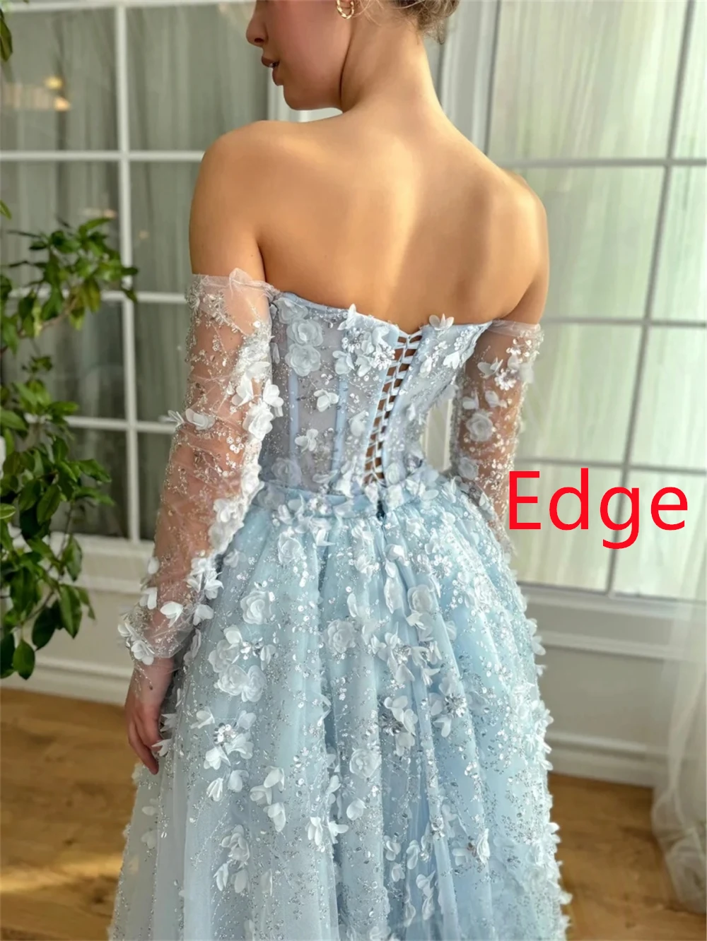 فستان حفلة موسيقية فاخر من التول الأزرق مخصص بدون حمالات وأكمام طويلة فستان سهرة ناعم سويب تراين بأربطة من الخلف فستان حفلة موسيقية