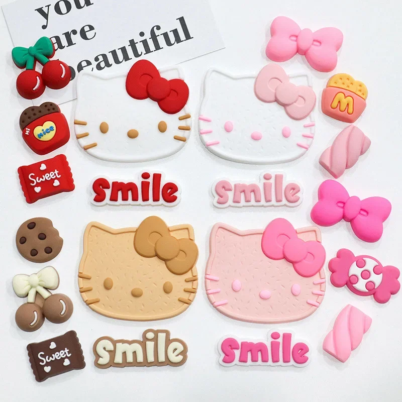 Miniso كوكي سلسلة موضوع مرحبا كيتي الكرتون الأحذية السحر مع ثقوب ل قباقيب لطيف Diy بها بنفسك ديكور عيد الميلاد هدايا حفلة الهالوين