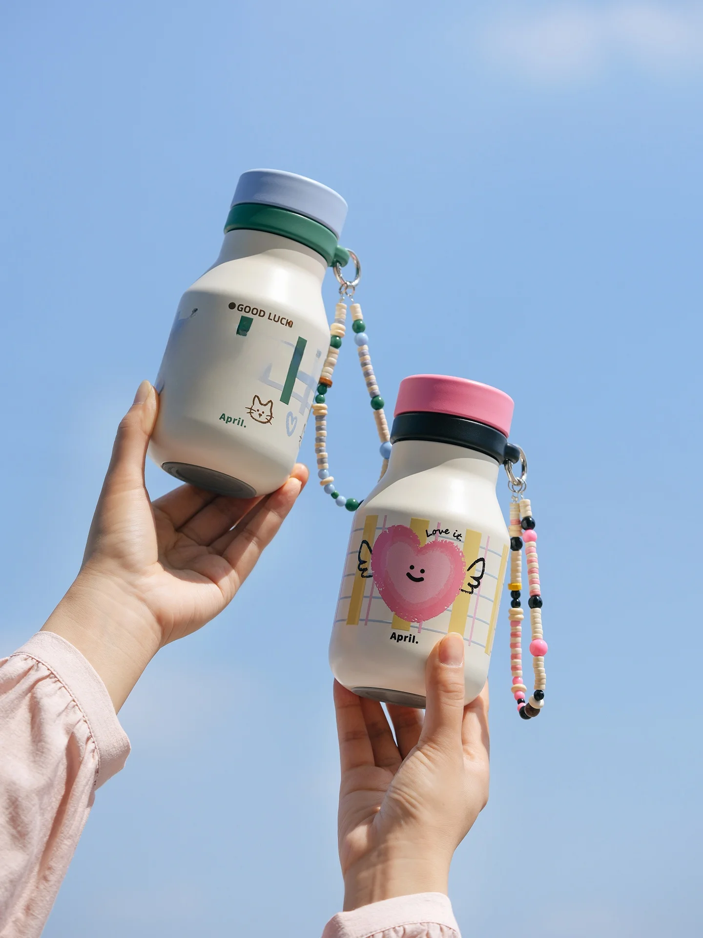 

Портативная изолированная чашка для воды из нержавеющей стали 36, милый мультяшный дизайн для девочек, школьное использование, высокое эстетическое значение, контейнер для напитков...