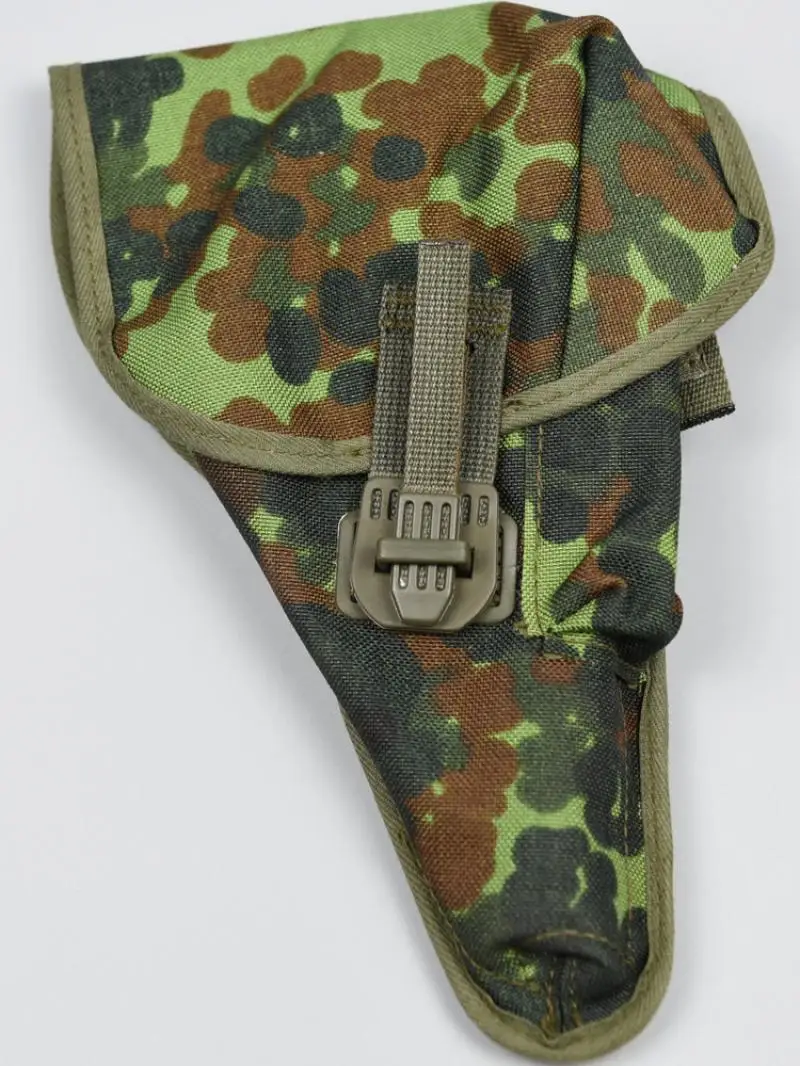 Etui-flecktarn-p1-utilise-pour-l'entrainement-tactique-de-chasse-en-plein-air
