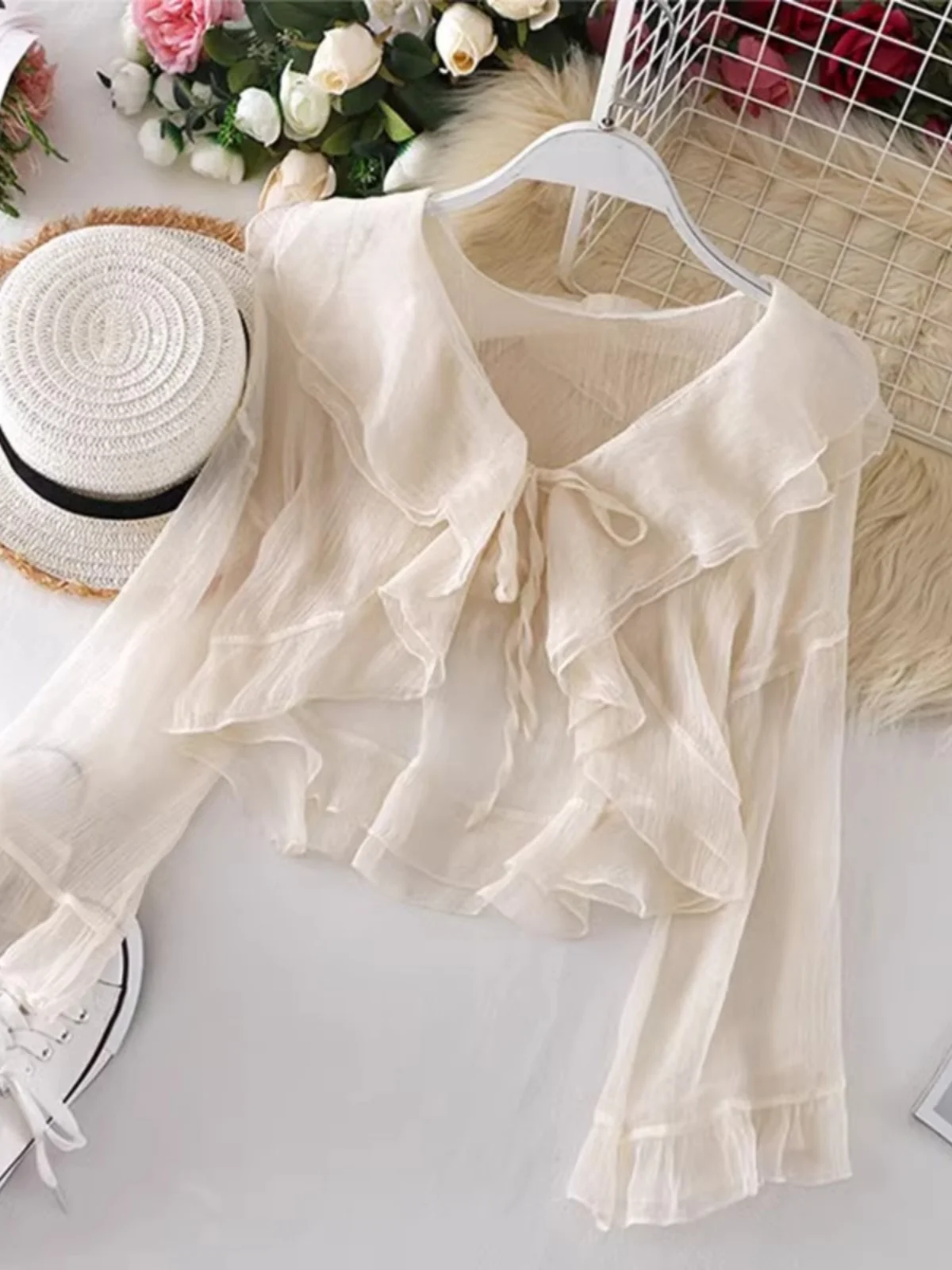 

Summer Women's Lace Shirt Korean Style Loose Fit Long Sleeve V-Neck Sun Protection Open Cardigan with Bell Sleeves And Hemline