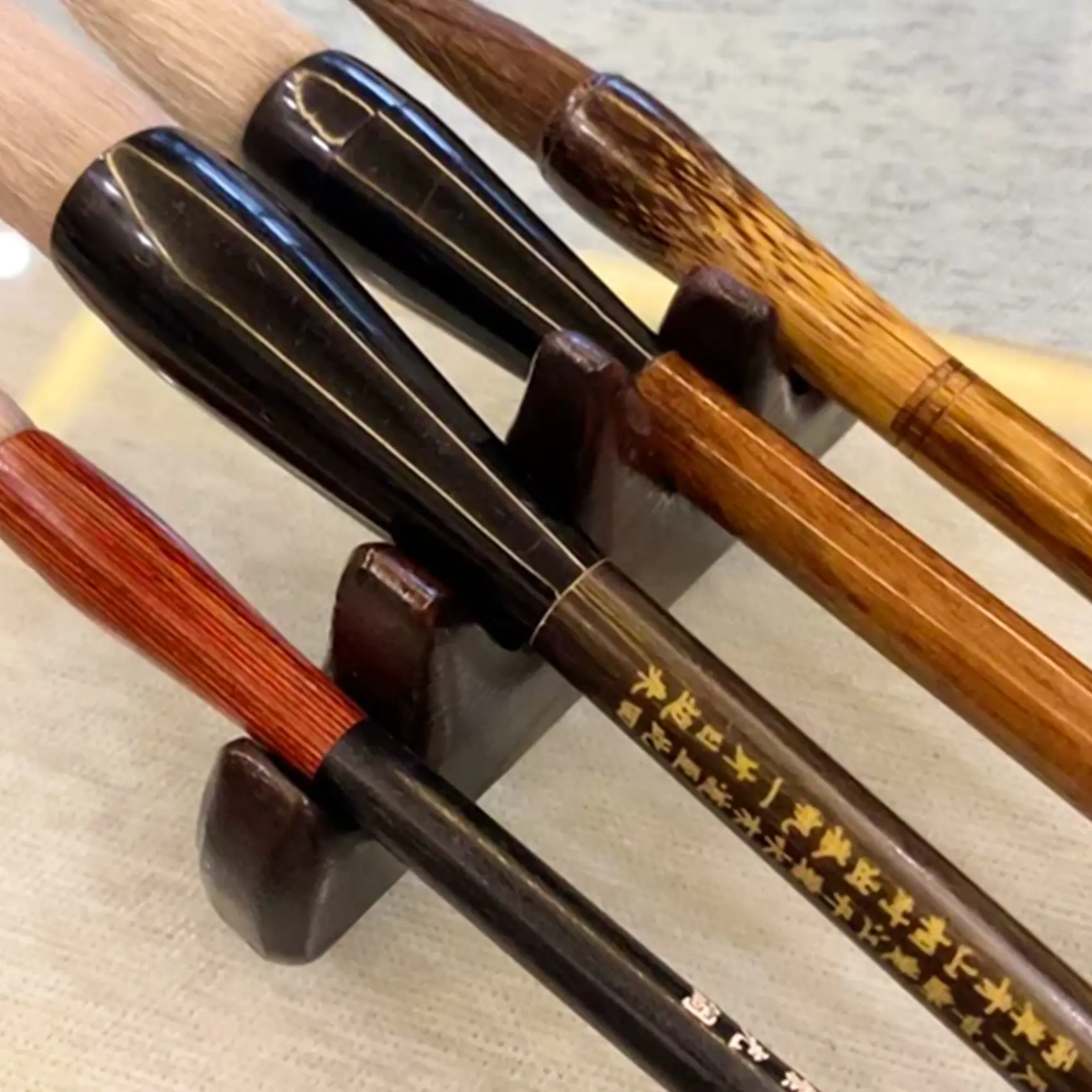 B92B-Calligraphy Brush Holder Chinese Brush Holder Brush Rest Wood Five-Finger Mountain Shape Suitable For Beginners Practice