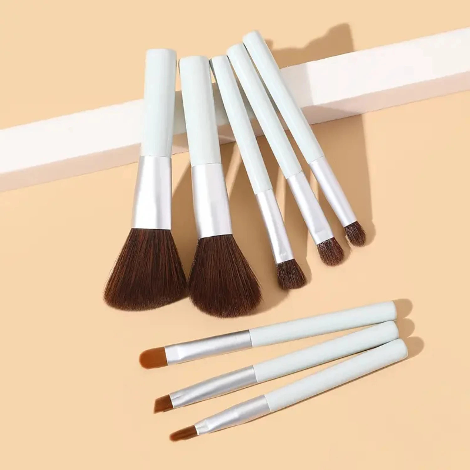 8pcs Mini Travel Makeup Brush Set , Synthetic Hair Cosmetic Foundation Blending Blush Eyeliner Face Powder Brushes