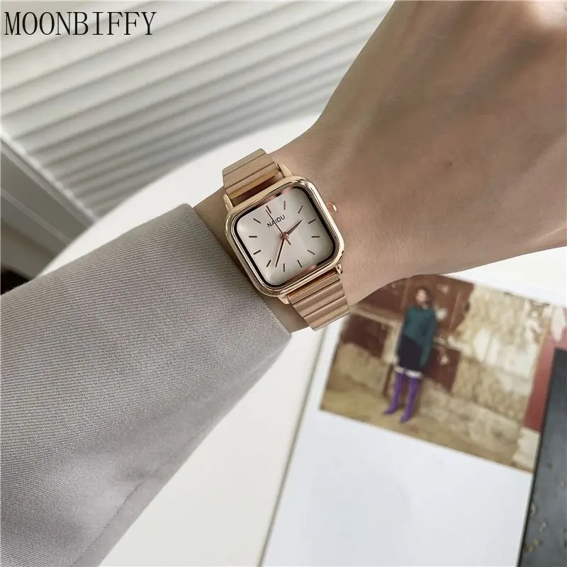 

2022 Casual Watch Women Simple Temperament Square Quartz Wrist Watch Fashion Students Dress Watches Clock Relojes Para Mujer