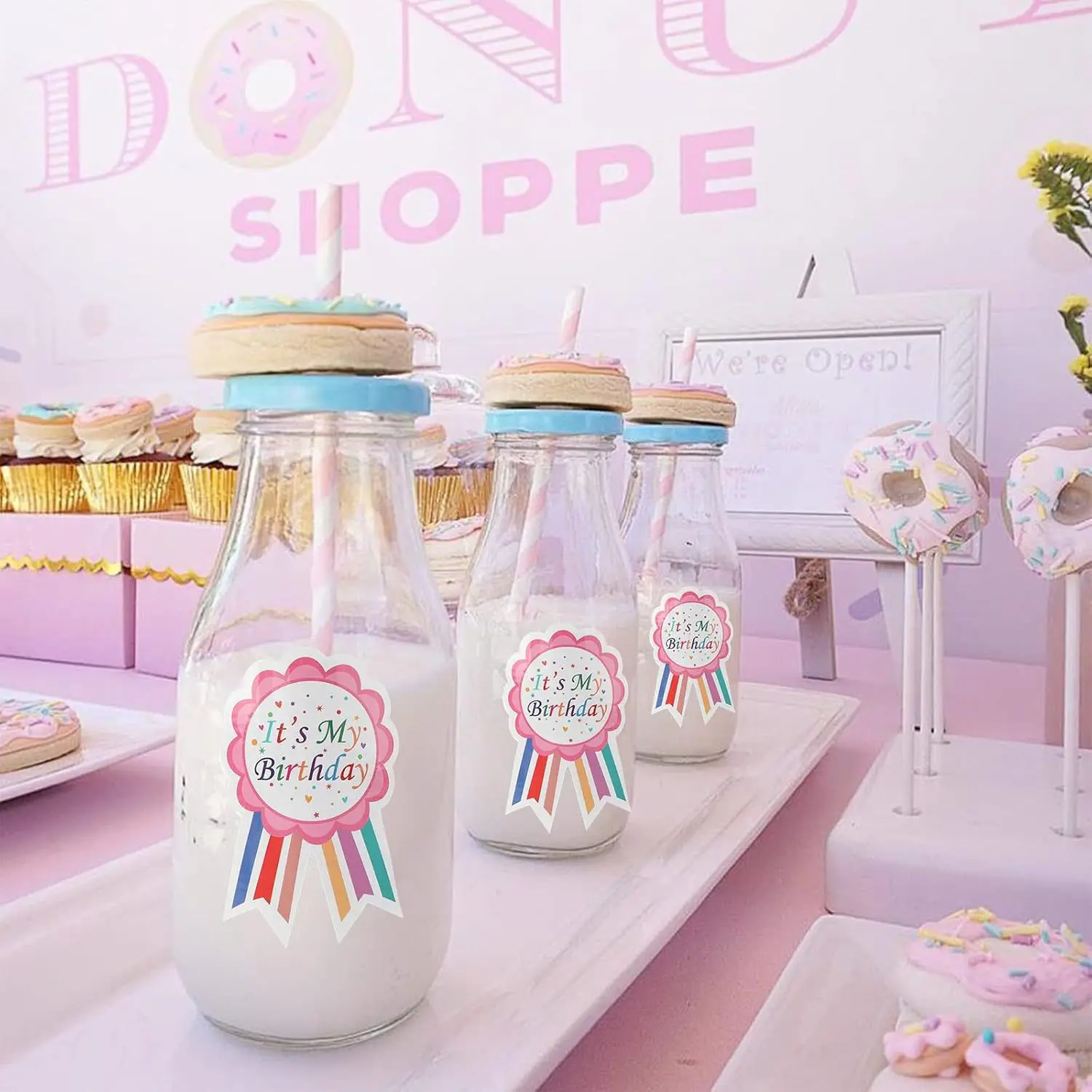 200Pcs Happy Birthday Badge Stickers Vibrant Colors for Scrapbooking Cards and Classroom Party Decorations Party Badges