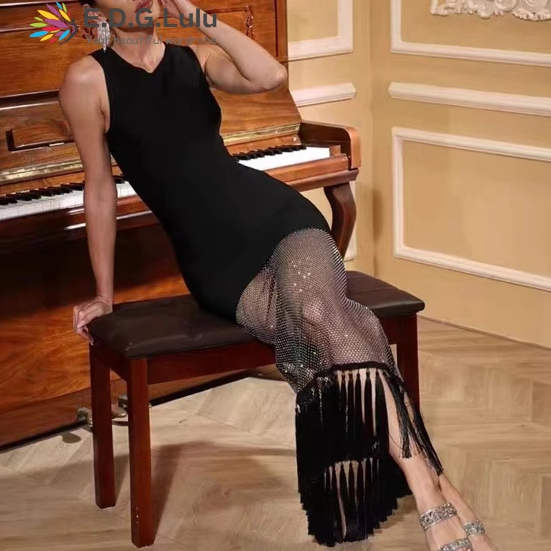 فستان EDGLuLu نسائي أسود برقبة دائرية بدون أكمام بتصميم شفاف من خلال شبكة الربط شرابات أنيقة للحفلات المسائية 0707