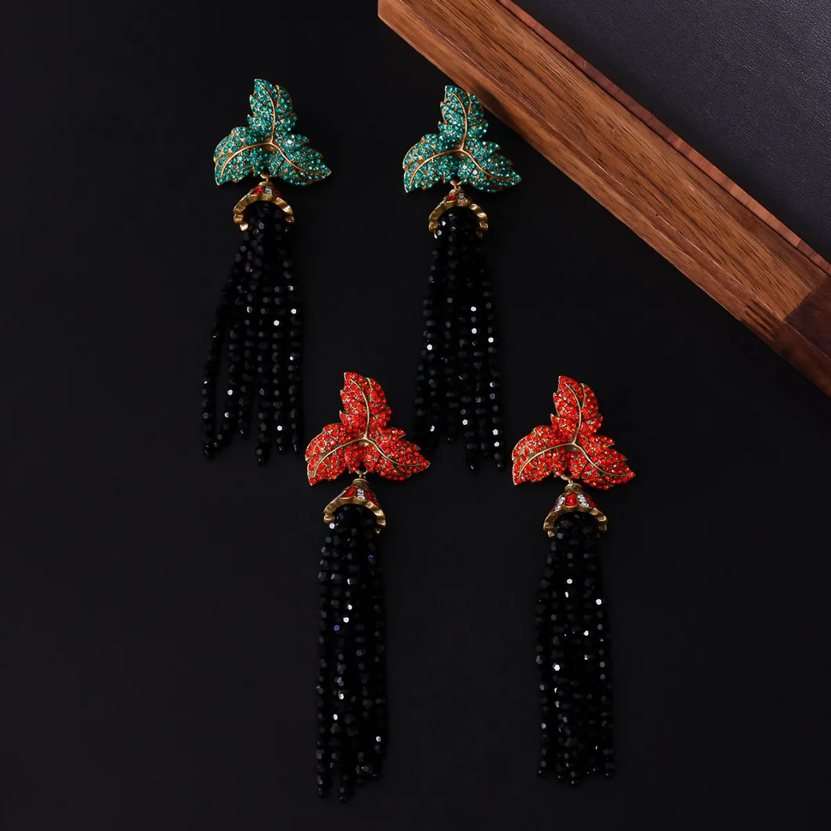 Retro Rhinestone Paved Leaf Glass Beads Tassel Earrings, Niche Design Middle-aged Vintage Rhinestone-encrusted Glass Earrings