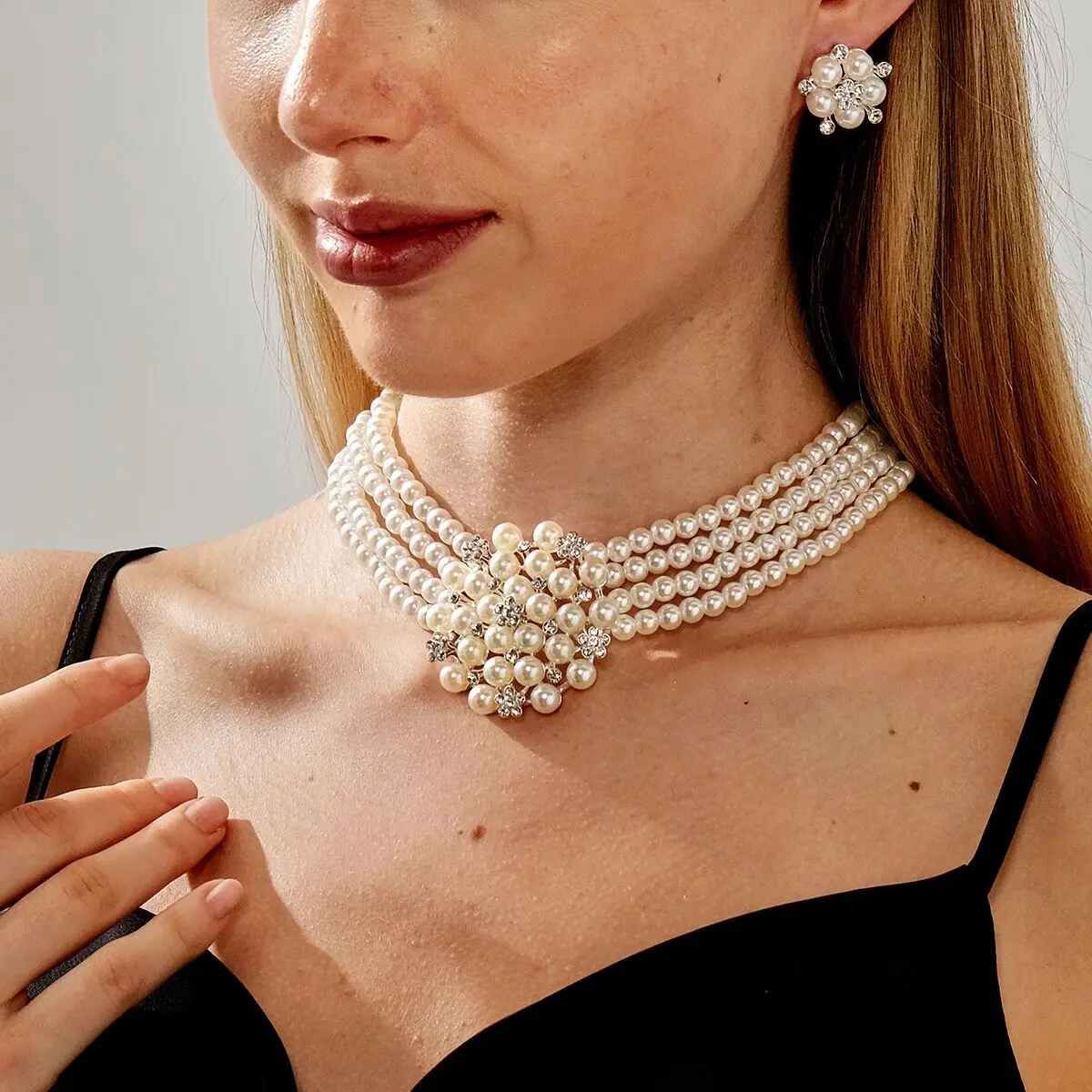 

3 шт. новые многослойные жемчужные ожерелья, серьги с преувеличенным темпераментом, комплект ювелирных изделий, роскошные свадебные аксессуары в качестве подарков、