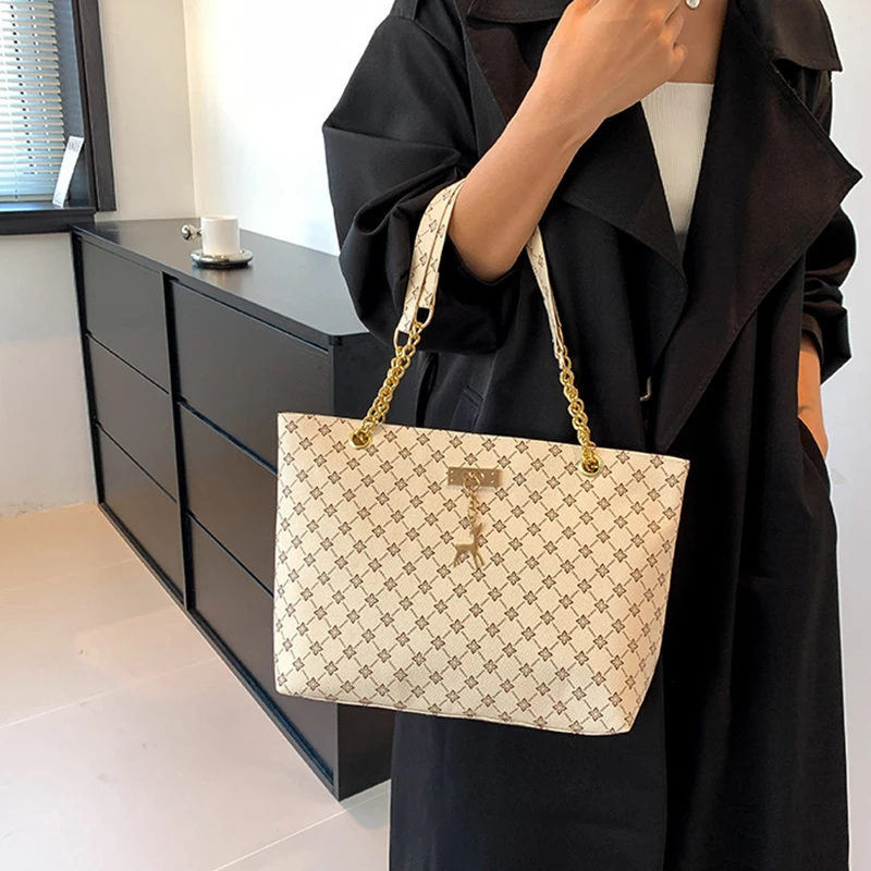 Neue Presbyopia-Handtasche mit Textur, weichem Leder, großem Fassungsvermögen, Tragetasche für Damen mit hängenden Accessoires, Schultertasche – Detail 5