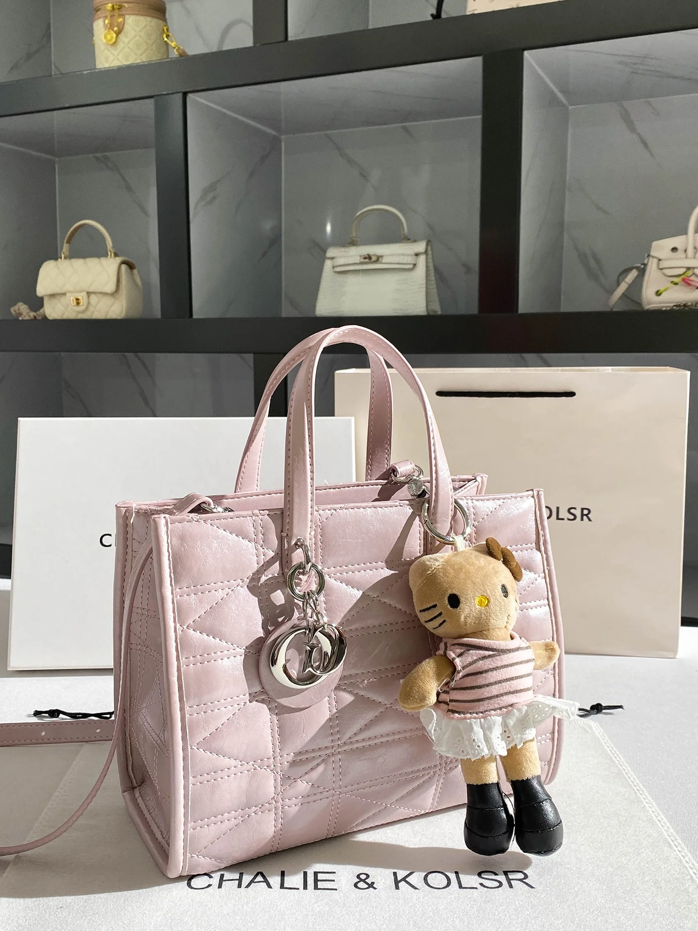 Bolso Lujo Diamante Rosa Cuero Suave - alternate angle