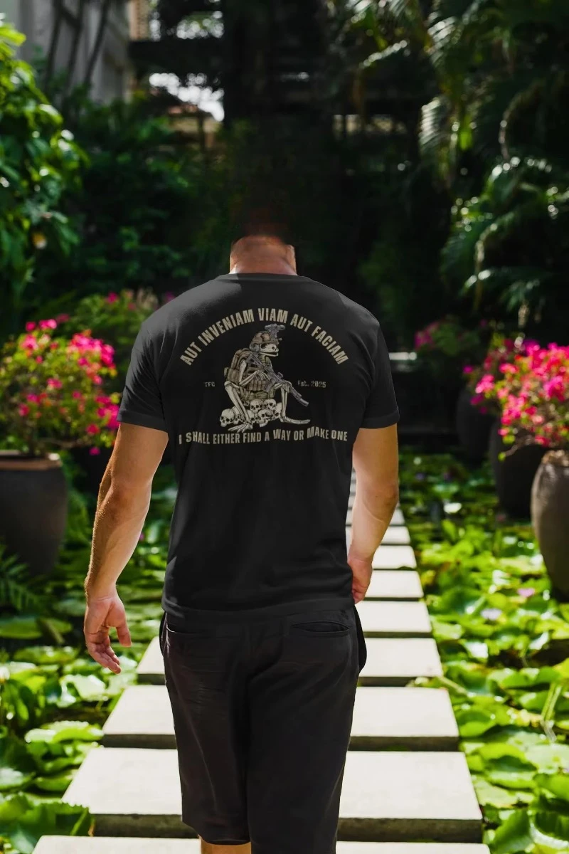 قمصان قطنية مطبوعة بأكمام قصيرة لعام 2025 للرجال والنساء، قمصان غير رسمية للصيف والخريف والشتاء