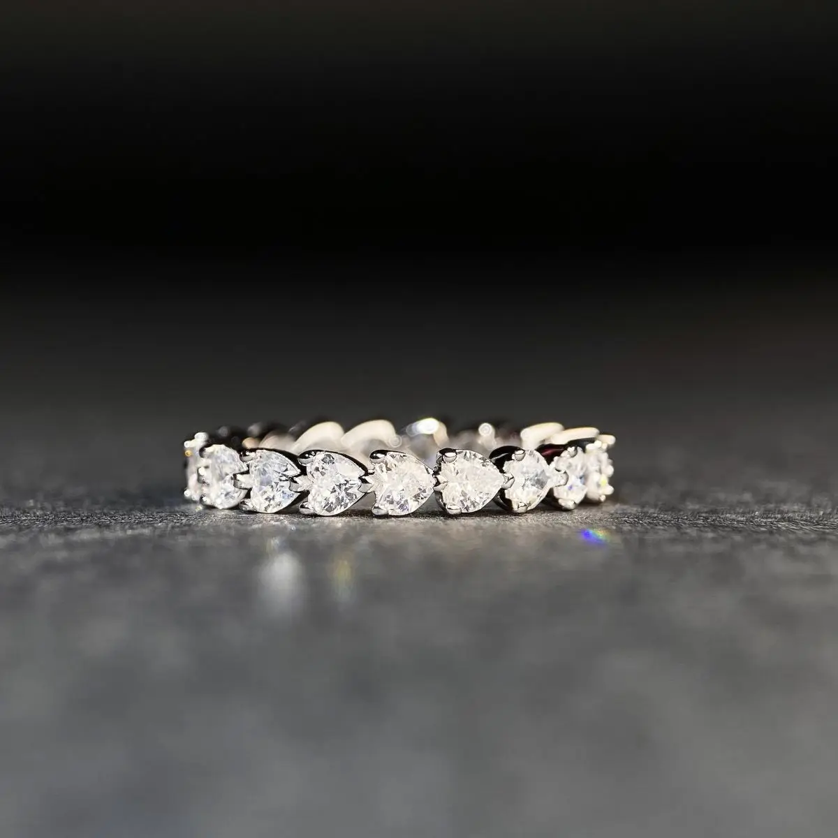 PT950 Platinum Love Heart Ring Full Diamond Heart-shaped Row Ring with Surround Setting Complete Circle Set with Small Diamonds