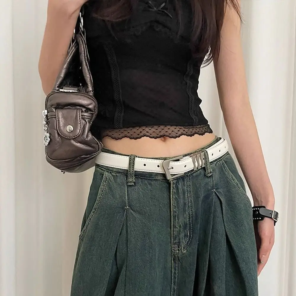 Ins Designer حزام نسائي من جلد البولي يوريثان فاخر بإبزيم معدني حزام خصر أحمر أسود أبيض فستان كاجوال حزام جينز ملابس الشارع