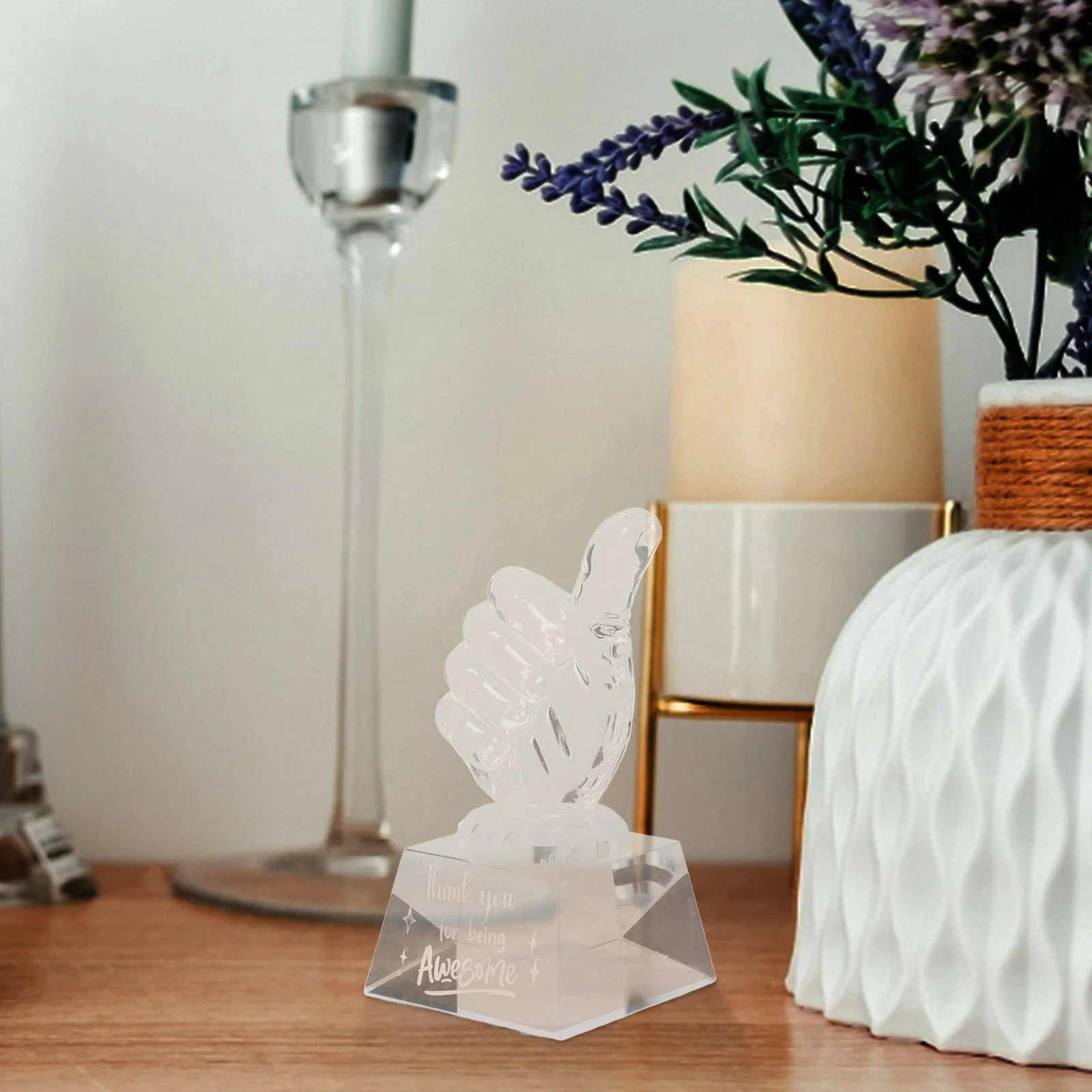 

Хрустальный трофей-награда в форме кулака, изысканный декор, высокая прозрачность, эффект отражения света, потрясающий внешний вид