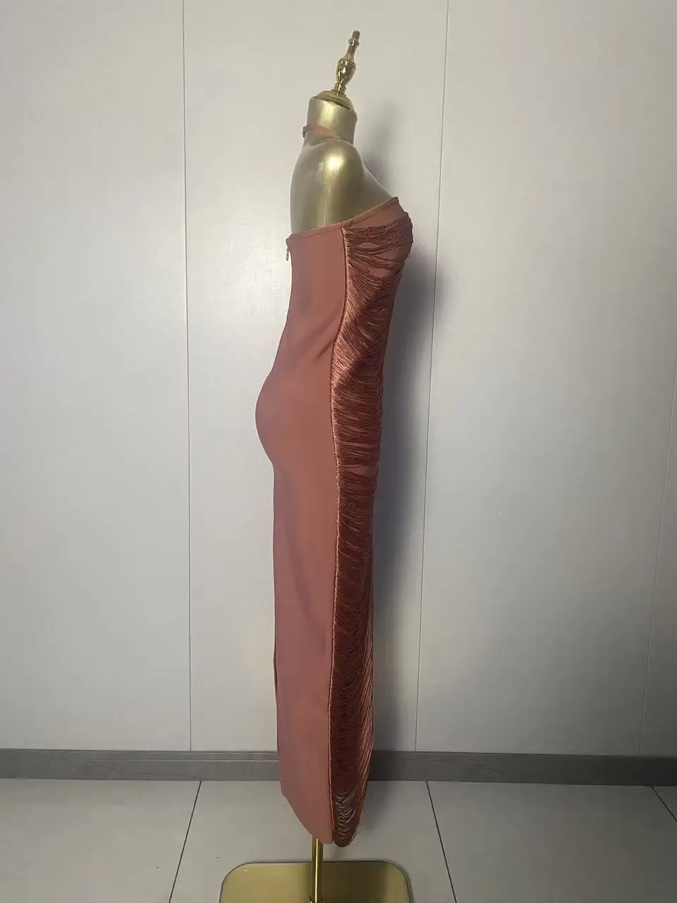 ชุดเดรสทรงบอดี้คอนสีน้ำตาลประดับพู่ห้อยคอแบบหรูหราสำหรับผู้หญิงปี 2025 ชุดเดรสออกงานกลางคืนสุดหรูสำหรับงานเลี้ยงวันเกิดปี 2025