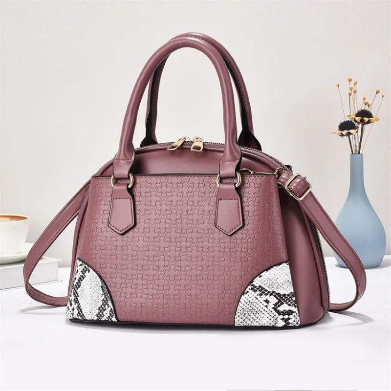 

Trendy Vintage Leather Handbag With Unique Letter Logo Elegant Design For Commuter Women