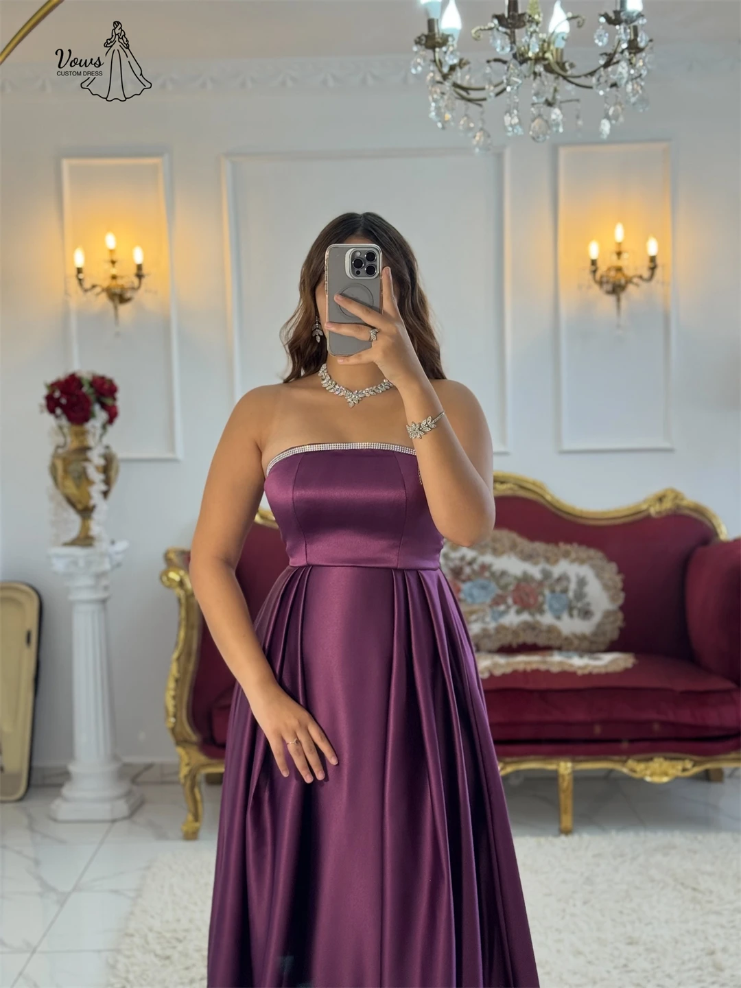 فساتين سهرة نسائية فاخرة مكشوفة الأكتاف للمناسبات مصنوعة حسب الطلب فستان حفلة موسيقية فاخر 2025 كلمة امرأة من الساتان الأرجواني