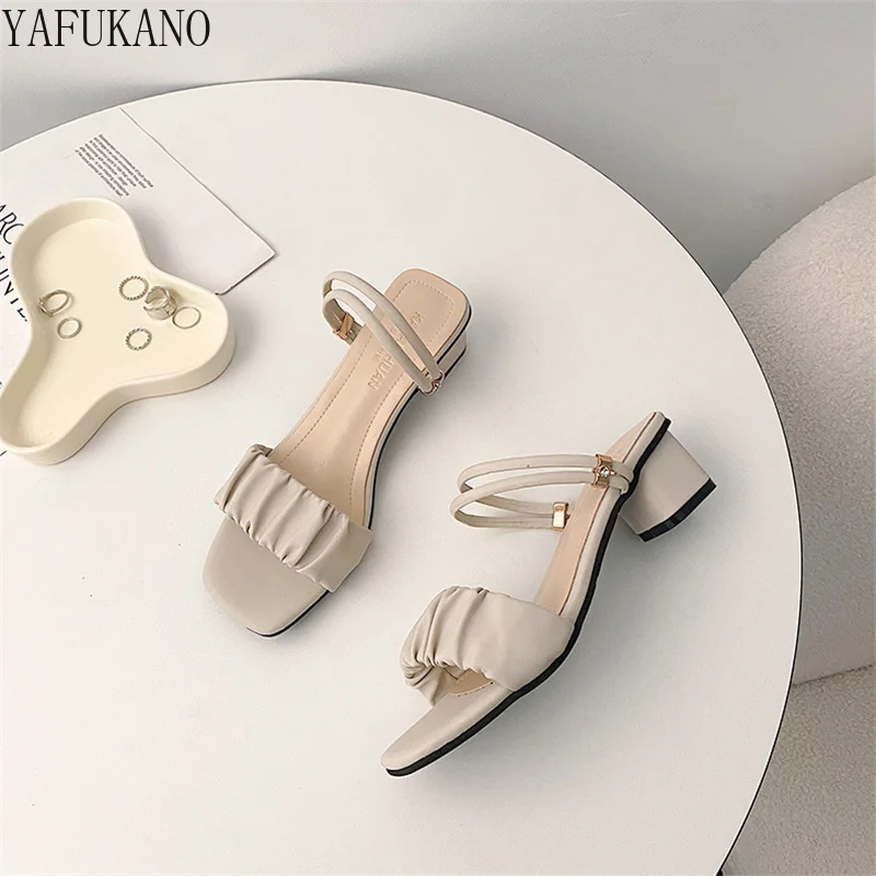 Pleated Detail Chunky Heeled Sandals Retro Square Toe Open Toe Rome Shoes Fashion Small Fresh Party Dress Slippers Beach Slides