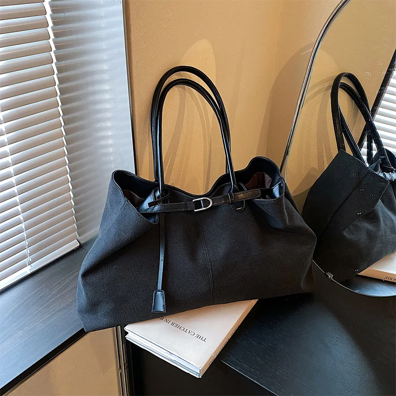 

European America Popular Tote Bag Large-capacity Simple Canvas Bag Stylish Contrast Color Tote Bag Versatile Commut Underarm Bag