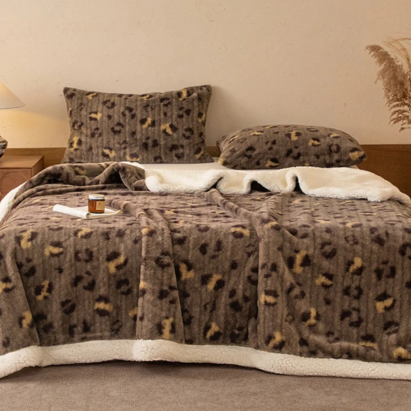 Imitation Cashmere Blanket Double Sided Thermal Fleece Soft Nap Blanket in Bedroom Thick Winter Bed Blanket Double The Warmth