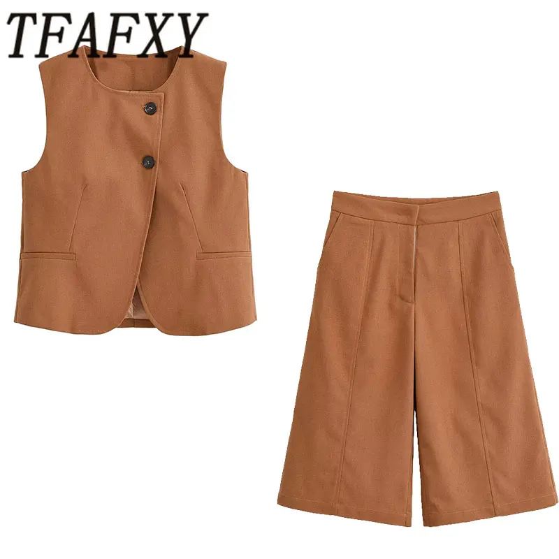 

TFAFXY 2026 Summer Women Sets Sleeveless O-Neck Slim Waistcoat Crop Top Knee Length Shorts Casual SuitsY2K