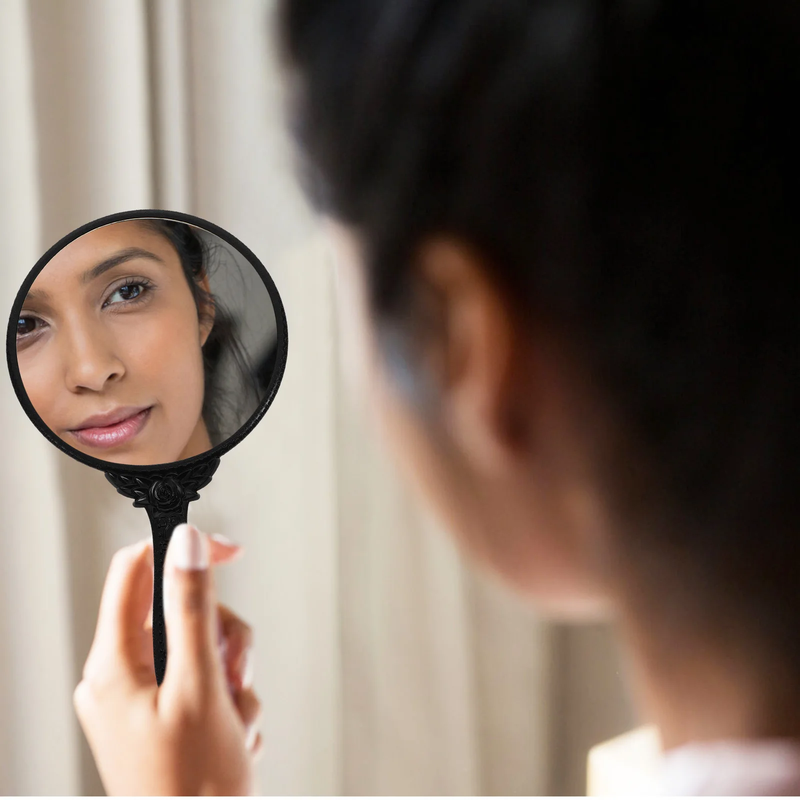 

Lightweight And Convenient Retro Hand Mirror High Definition Portable Handheld Makeup Mirror For Women