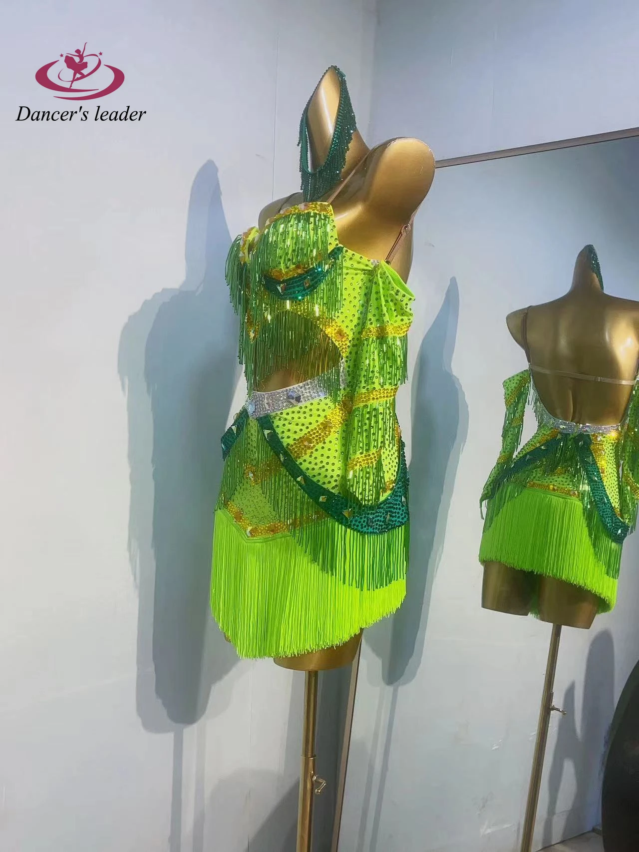 Vestido de competición de baile latino para mujer, vestido personalizado de gama alta con borlas y cuentas verdes, actuación artística de Samba, vestido con diamantes de imitación