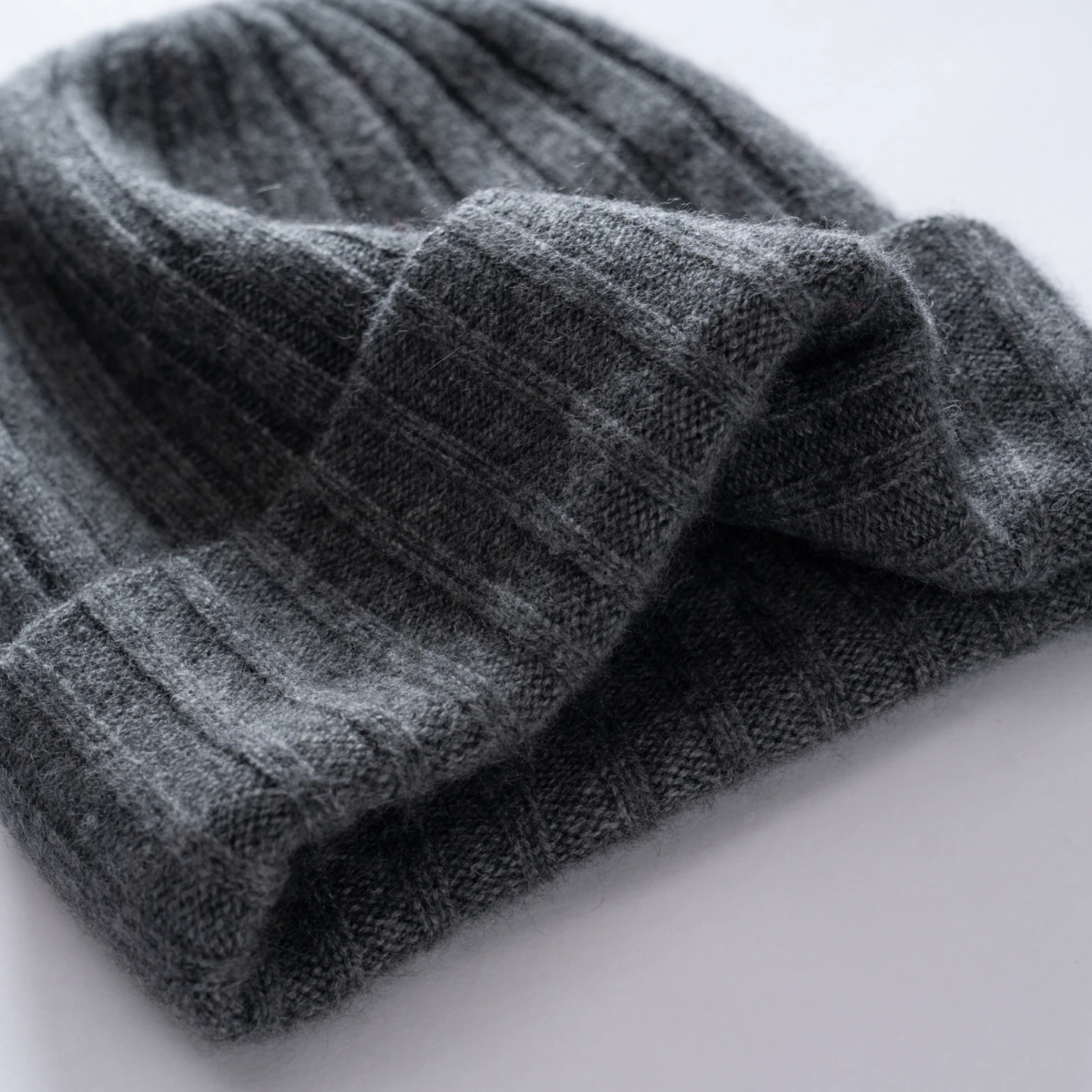 100 % hochwertige Kaschmirmütze für Damen/Herren, zweilagig, verdickt, warme Wintermütze, Outdoor-Skimütze, nahtlos gestrickte Beanie-Mütze für Unisex – Detail 15