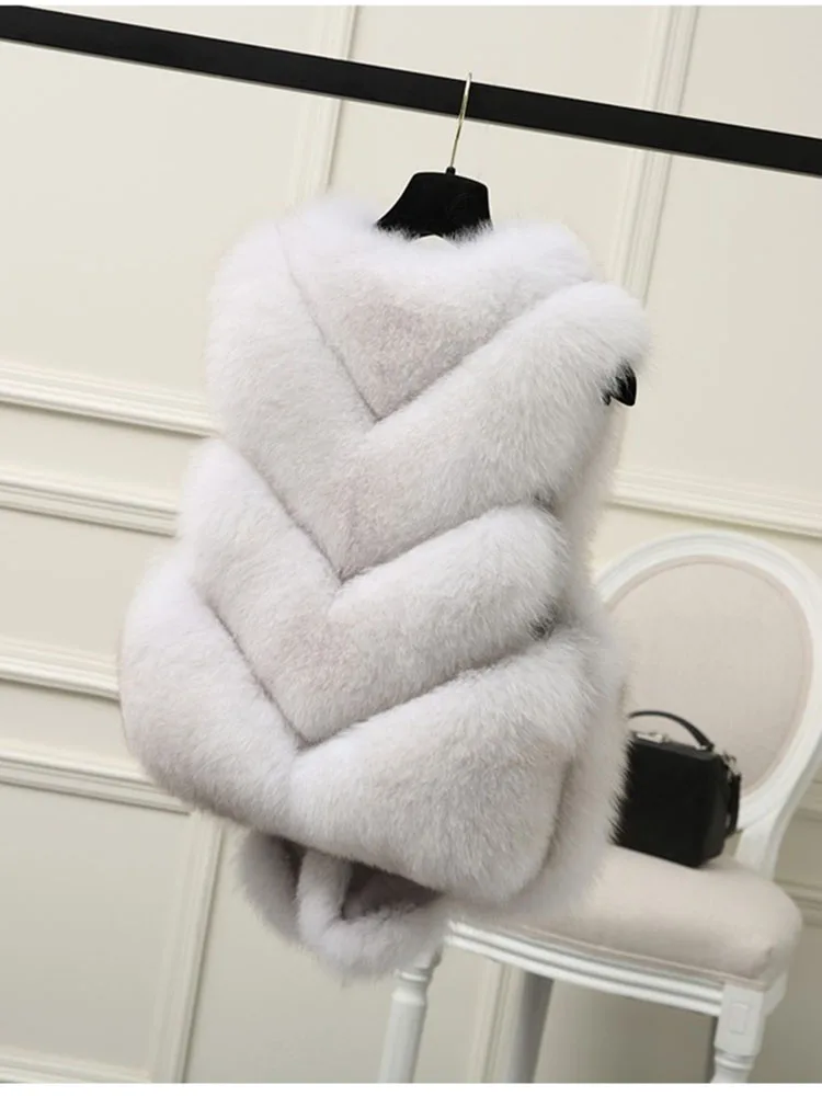 ZADORIN Herfst Winter Kleding Vrouw Pluizige Zwart Wit Nepbontjas Vrouwen V-hals Korte Faux Fur Vest Top Jassen Veste Femme