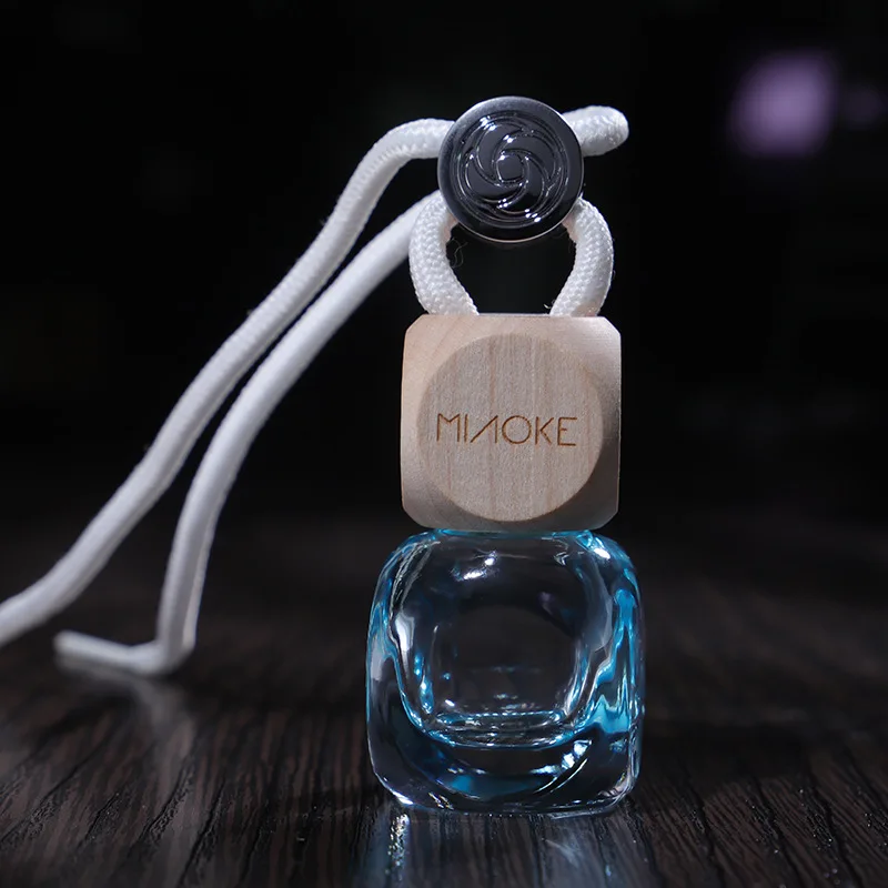 8ml車用吊り下げ式香水ディフューザー、木製アクセント付き車用アロマセラピーペンダント、空ボトル、ガラスペンダント香水ボトル