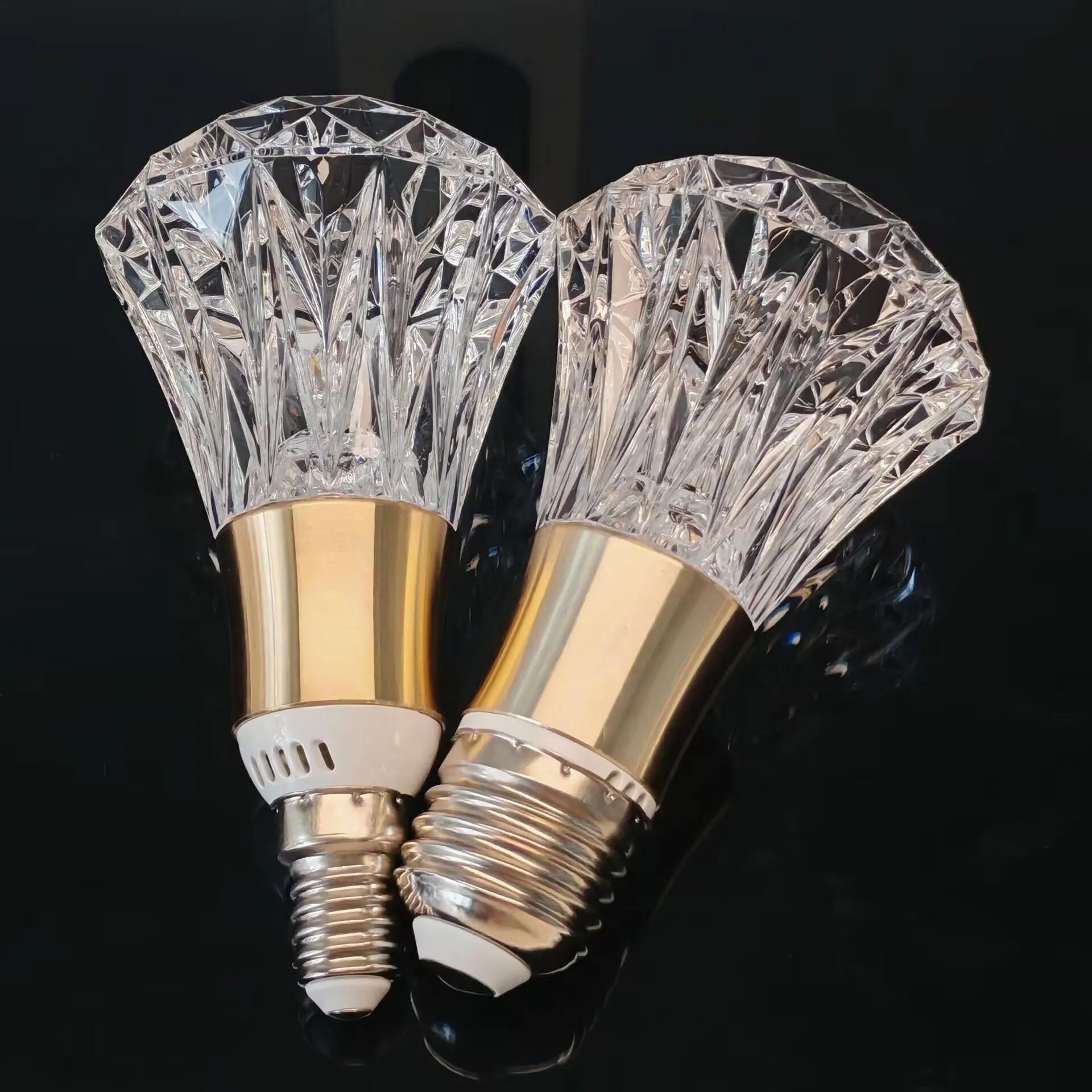 Modern Acrylic Diamond-Cut E27 E14 LED Bulb Chandelier Warm White Light cold 4000k Plug-in Hanging Lamp for Living Room Decor