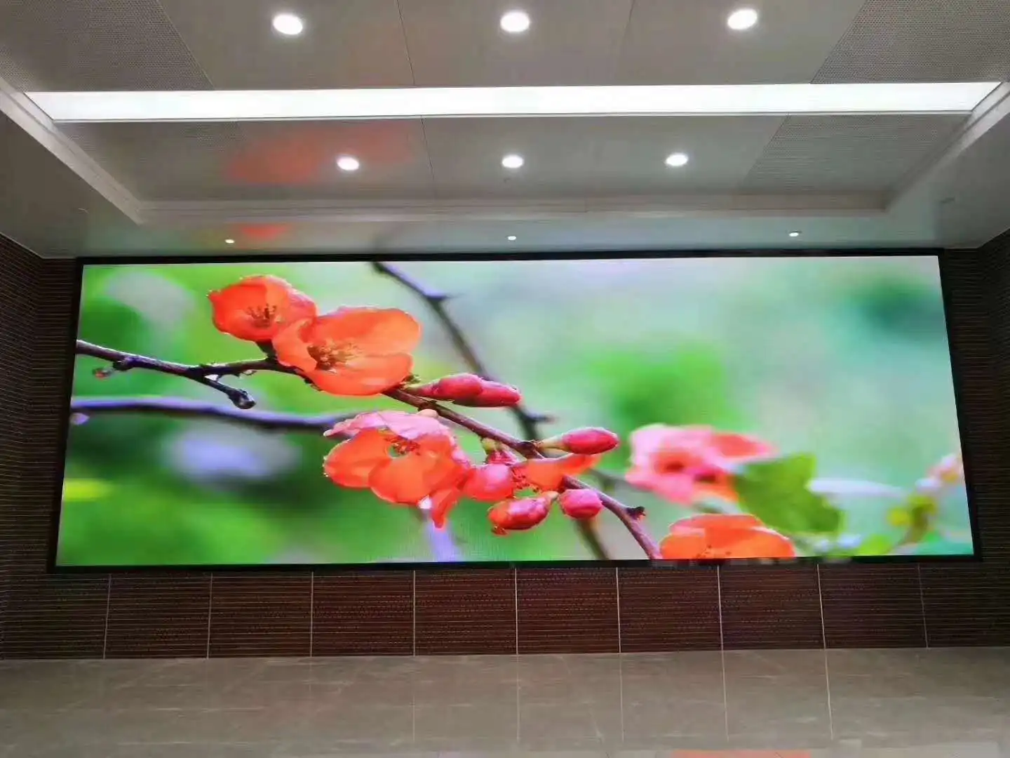 P1.53 Display da interno a LED da 640 * 480 mm a colori ad alta definizione per esposizioni video Schermo capacitivo con funzione di centri commerciali
