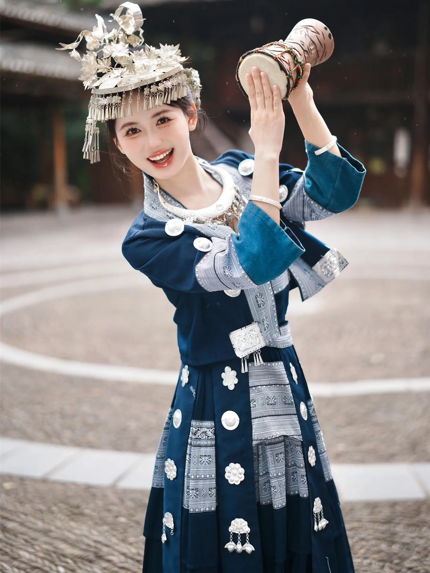 

New Ethnic Miao Girl Clothing Wax Dyed Minori Sle Photoaphy Outfit for Travel in Lijiang Yunnan Polyester Fabric