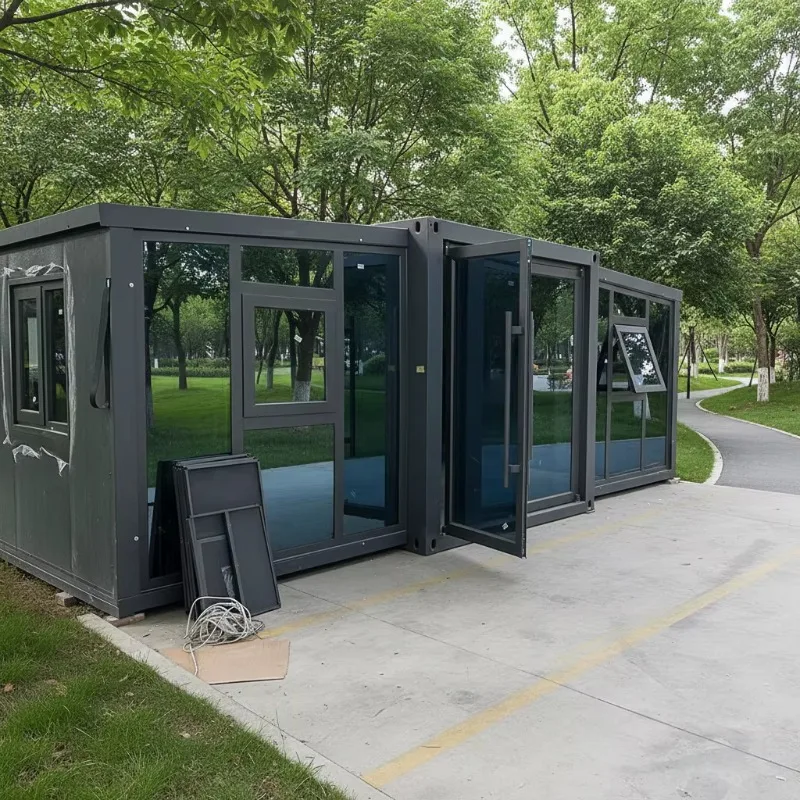 Customized Prefabricated House Modern Tiny Home 20/40Ft Modular House Expandable Container House Folding Container House