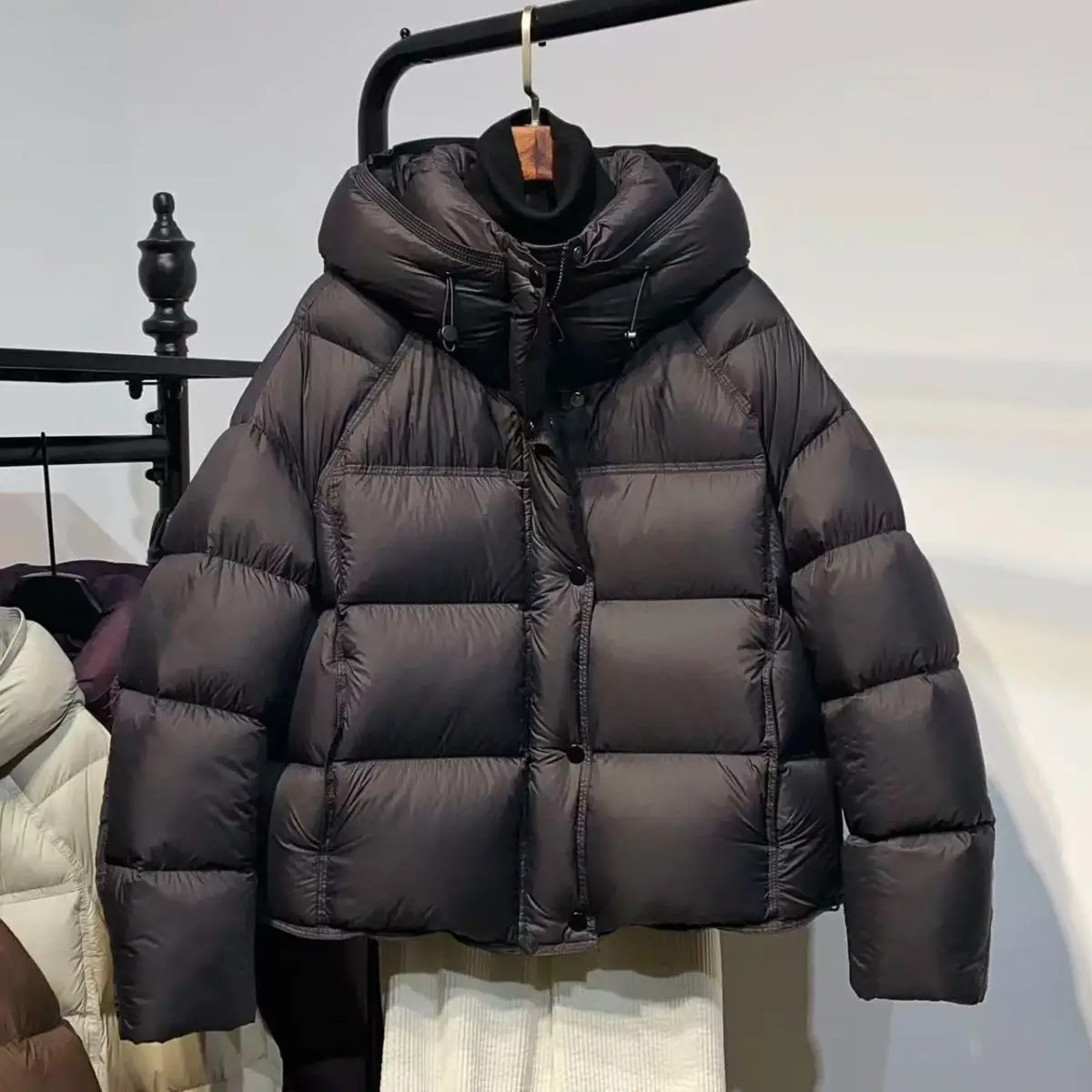 المرأة بلون نفخة أسفل سترة المرأة 2025 شتاء نمط جديد تنوعا فضفاض موضة سميكة 90 الأبيض بطة أسفل هوديي #5