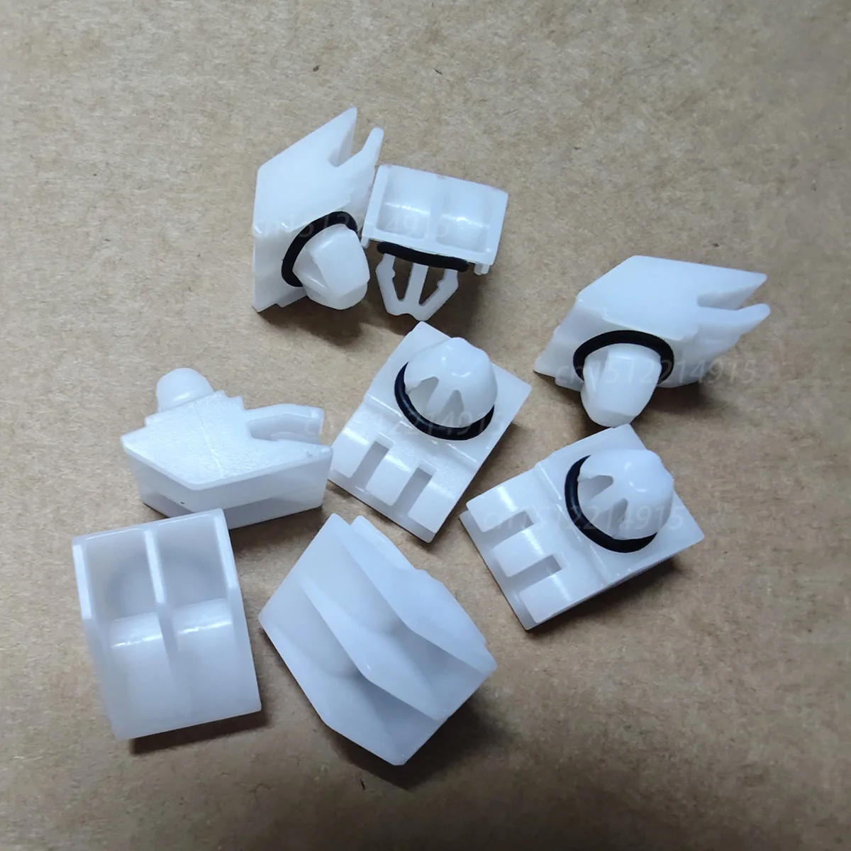 15 / 50 / 100 / 500 Side Rear Fender Rocker Molding Clips For Mercedes C250 C300 C350 C63 AMG 0009914471