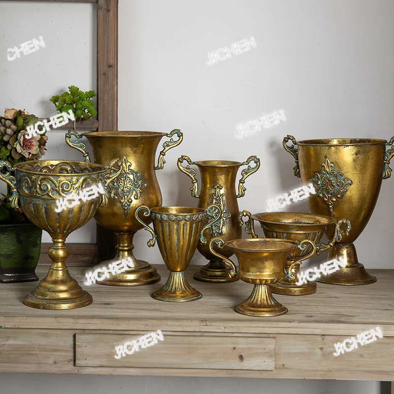 Neu versandte Artikel Goldene schmiedeeiserne Blumenware Hotel Bankett Restaurant Wohnzimmer Heimtextilien Blumenurne Vase