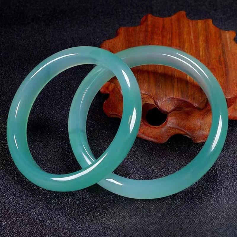 

Браслет из светло-зеленого кварцита и бирманского жадеита, цвета льда, в современном простом стиле, деловые подарки, промо-сувенир